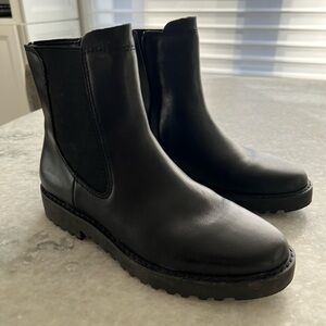 Franco Sarto black leather Chelsea boots. Excellent condition. Size 6.5